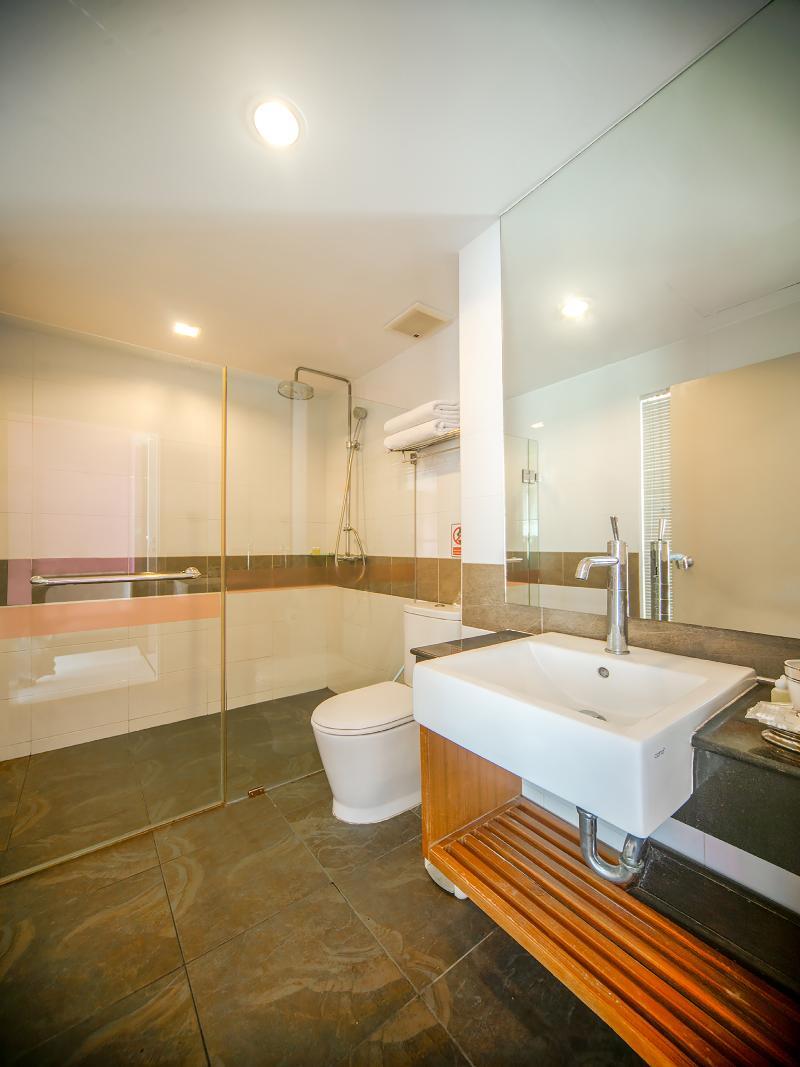 I Dee Hotel Patong Bagian luar foto